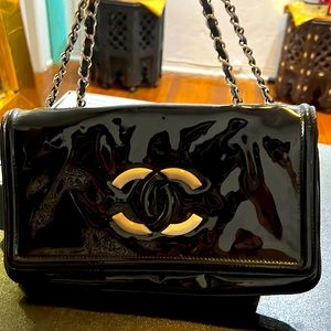 CHANEL authentic purse handpurse